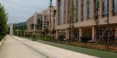 <b>四川省巴中市機械工業(yè)學(xué)校</b>